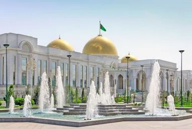 رئیس مجلس مردمی ترکمنستان روز دوشنبه یک نشست تجاری برگزار کرد